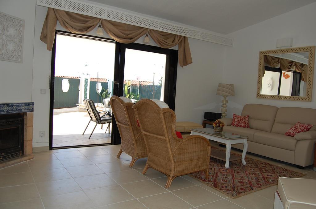 البوفيرا Villa Oura Beach المظهر الخارجي الصورة